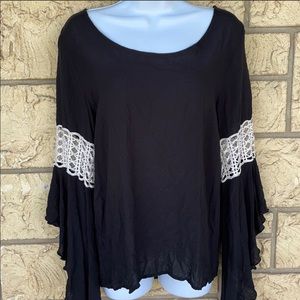 Altar’d State top Black embroidered Tunic Large